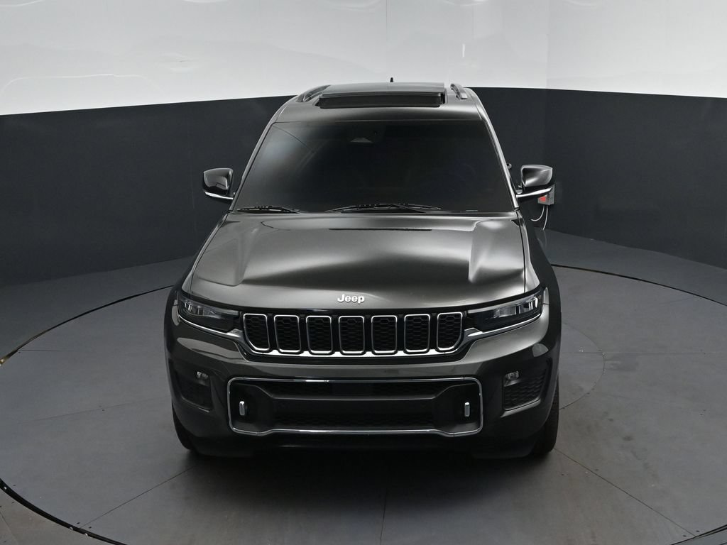 Used 2024 Jeep Grand Cherokee Overland w/ Luxury Tech Group IV AWD/4WD image 37