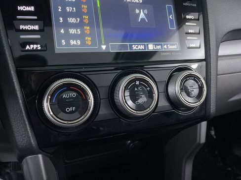 Used 2018 Subaru Forester 2.5i Premium AWD/4WD image 16