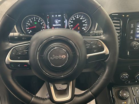 Used 2018 Jeep Compass Latitude image 21