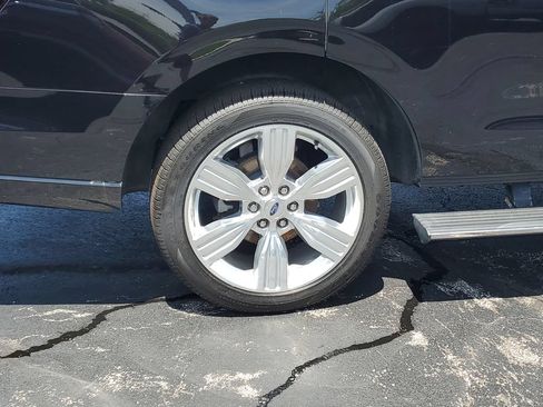 Used 2024 Ford Expedition Platinum AWD/4WD image 5