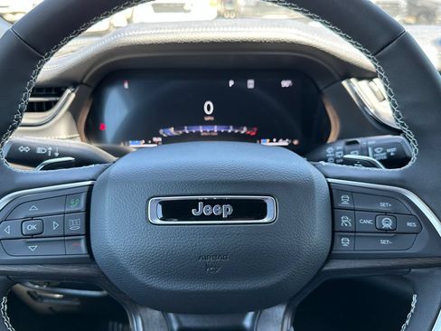 New 2026 Jeep Grand Cherokee L Limited w/ Limited Altitude Package AWD/4WD image 21