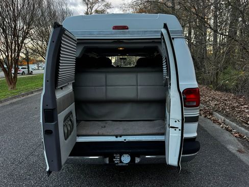 Used 2000 Dodge B1500 Van image 8