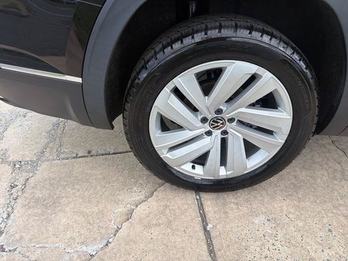 Used 2021 Volkswagen Atlas SEL AWD/4WD image 40