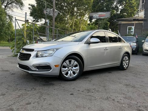 Used 2015 Chevrolet Cruze LT FWD image 6