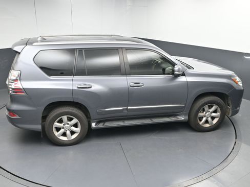 Used 2017 Lexus GX 460 image 35