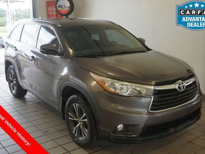 Used 2016 Toyota Highlander XLE w/ Preferred Accessory Package