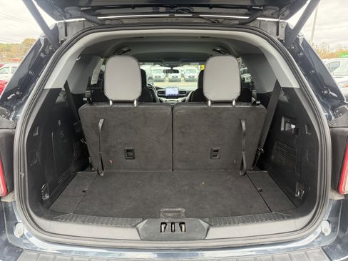 Certified 2022 Ford Explorer XLT w/ Equipment Group 202A image 10