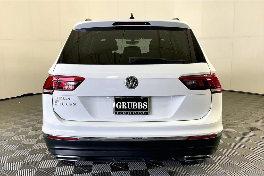 Used 2021 Volkswagen Tiguan SE w/ Panoramic Sunroof Package FWD image 5