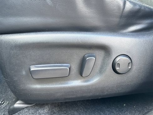 Used 2014 Toyota RAV4 Limited image 21