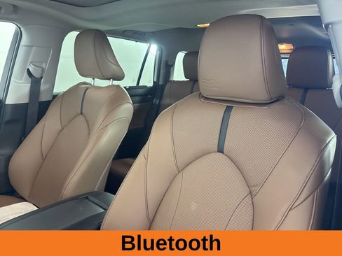 Used 2025 Toyota Highlander XLE image 13