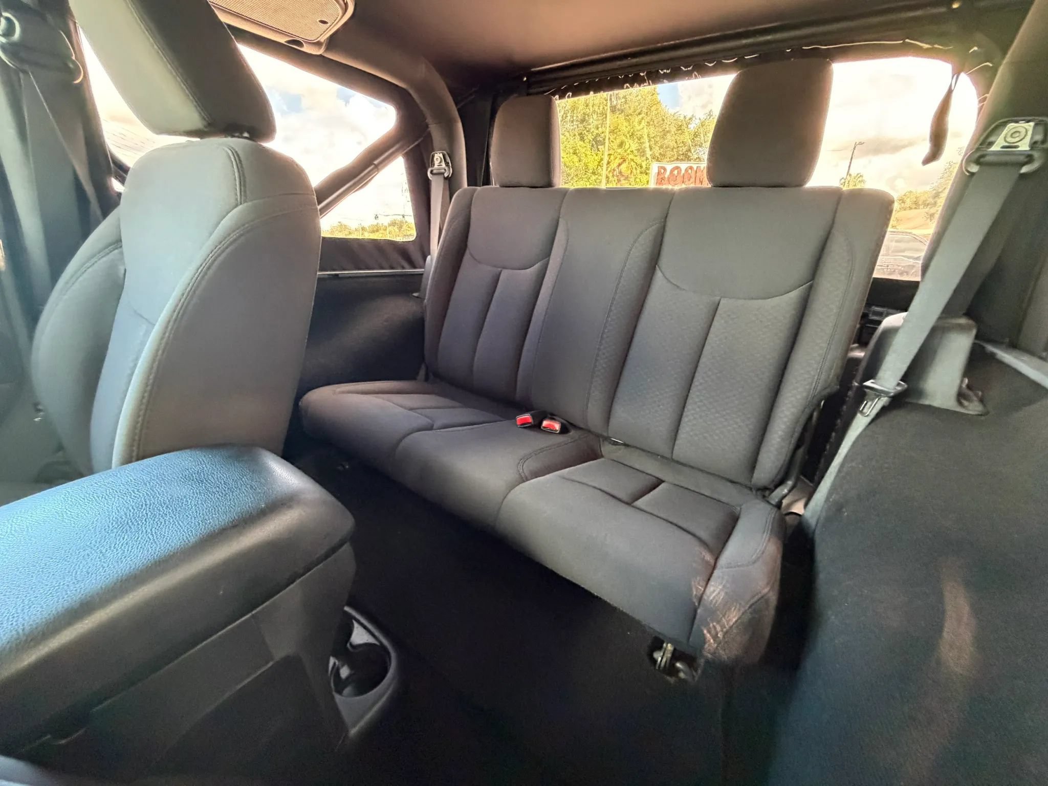 Used 2015 Jeep Wrangler Sport w/ Quick Order Package 24S AWD/4WD image 23
