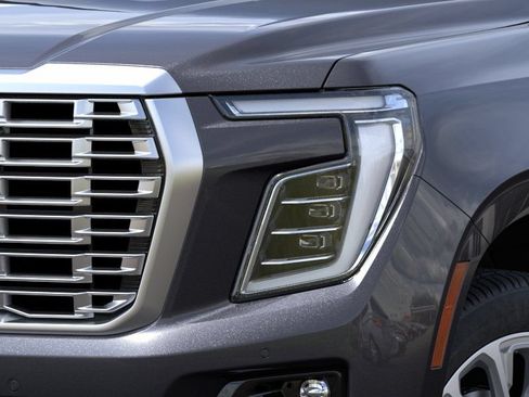 New 2026 GMC Yukon Denali w/ Denali Reserve Package AWD/4WD image 10