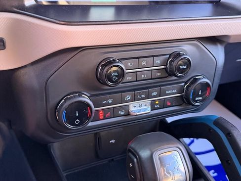 Used 2022 Ford Bronco Wildtrak AWD/4WD image 19