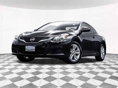 Used 2010 Nissan Altima 2.5 S w/ Convenience Pkg FWD image 2