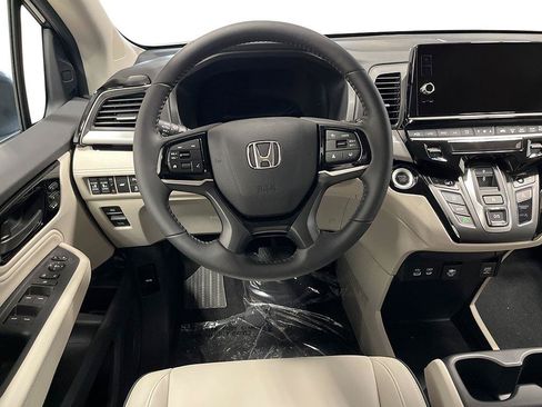 New 2026 Honda Odyssey Touring image 23
