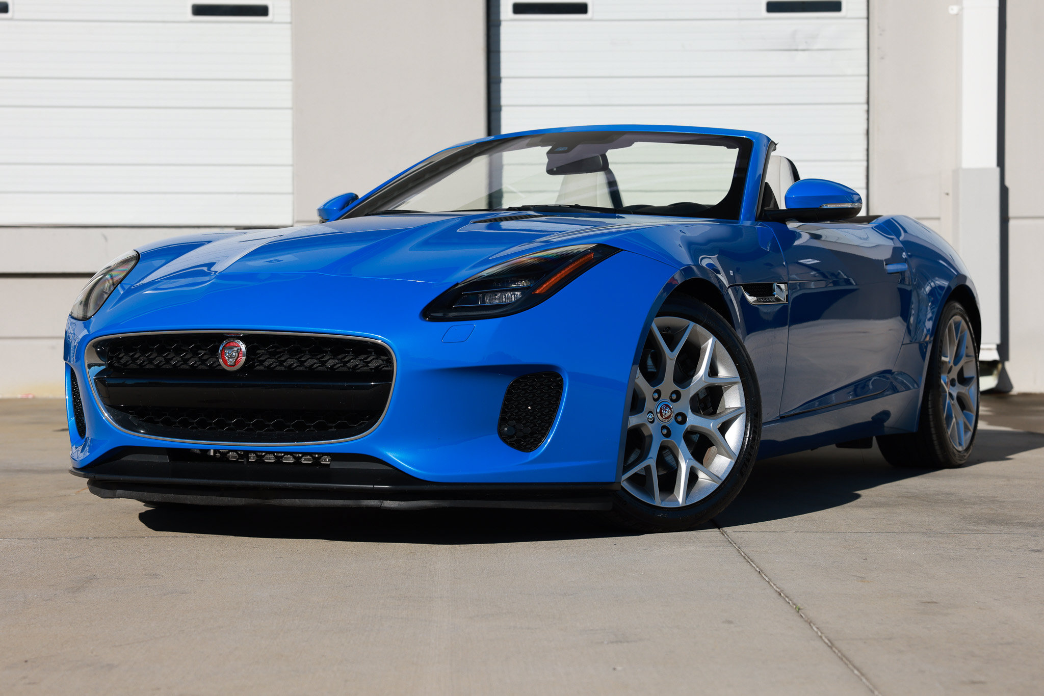 Used 2018 Jaguar F-TYPE Convertible RWD image 1
