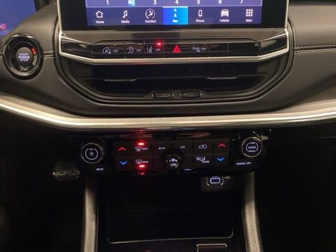 Used 2023 Jeep Compass High Altitude image 18