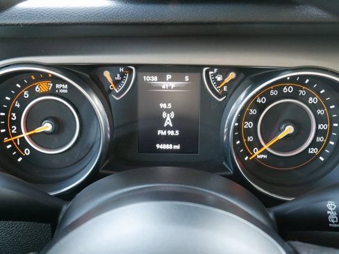 Used 2018 Jeep Wrangler Unlimited Sport image 29