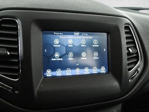 Used 2020 Jeep Compass Latitude w/ Cold Weather Group image 15