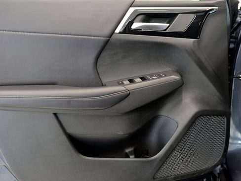 Used 2024 Mitsubishi Outlander SE image 14