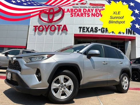 Used 2019 Toyota RAV4 XLE FWD image 1