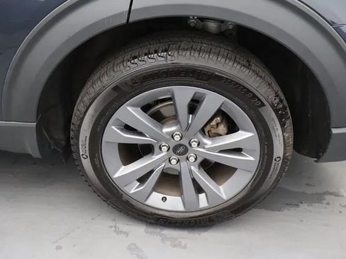 Used 2022 Ford Explorer XLT w/ Equipment Group 202A AWD/4WD image 40