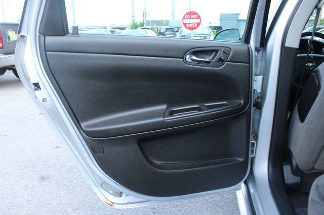 Used 2009 Chevrolet Impala LS FWD image 25