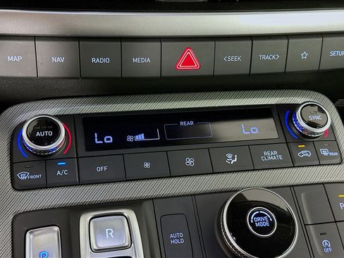 Used 2025 Hyundai Palisade SEL image 24