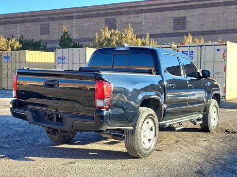 Used 2022 Toyota Tacoma SR AWD/4WD image 4