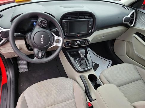 Used 2024 Kia Soul LX w/ Option Group 015 image 11