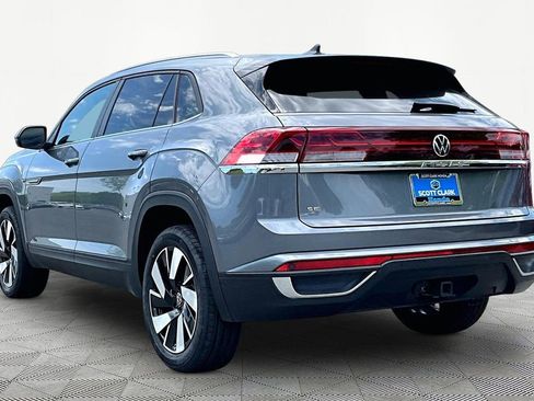 Used 2025 Volkswagen Atlas Cross Sport SE FWD image 4