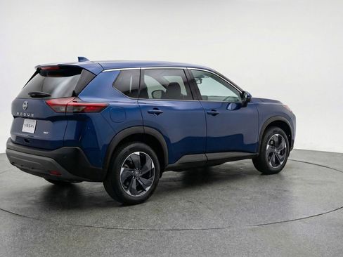 Used 2025 Nissan Rogue SV image 9
