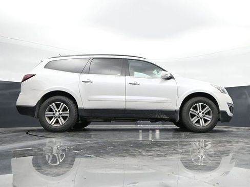 Used 2017 Chevrolet Traverse LT FWD image 24