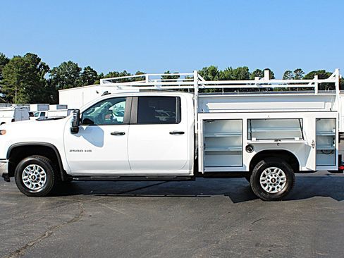 Used 2025 Chevrolet Silverado 2500 W/T w/ WT/CX Safety Package AWD/4WD image 10