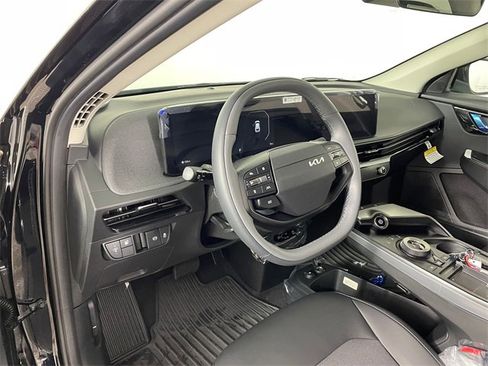 New 2025 Kia EV6 Light w/ Light LR Technology Package image 2