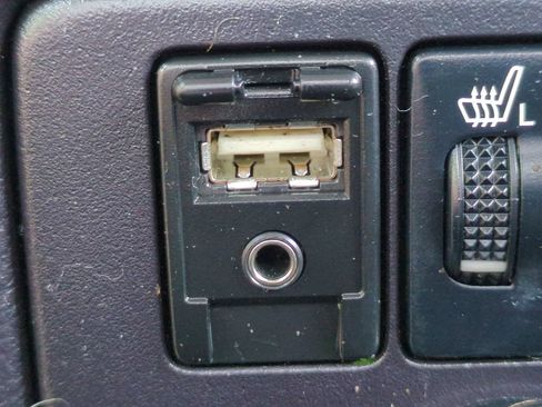 Used 2017 Toyota Sienna Limited Premium FWD image 22