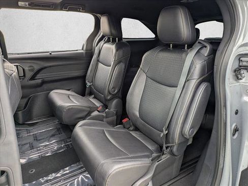 Used 2025 Toyota Sienna XLE Woodland Edition image 19