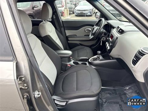 Used 2015 Kia Soul + image 9