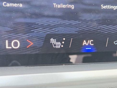 Used 2026 Chevrolet Traverse LT w/ Midnight/Sport Edition image 25