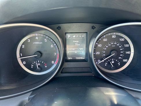 Used 2018 Hyundai Santa Fe Sport image 9