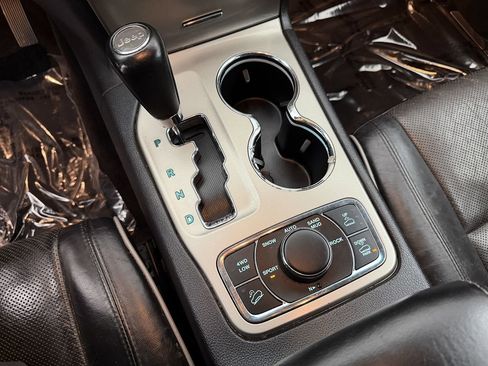 Used 2013 Jeep Grand Cherokee Overland w/ Advance Technology Group image 20