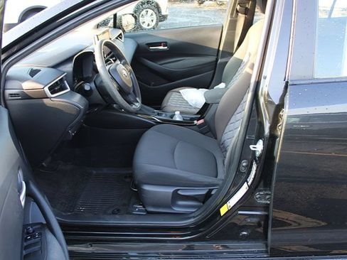 Used 2020 Toyota Corolla LE FWD image 12