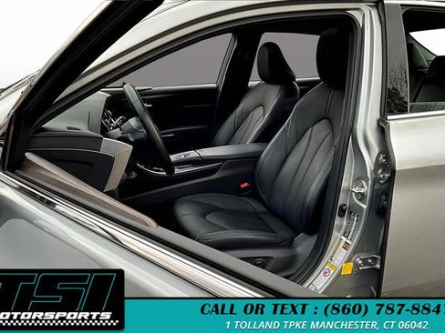 Used 2019 Toyota Avalon XLE image 25