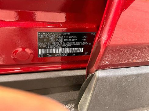 Used 2021 Toyota RAV4 XLE w/ Convenience Package image 35