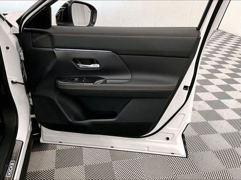 New 2026 Nissan Kicks SR w/ SR Premium Package AWD/4WD image 36