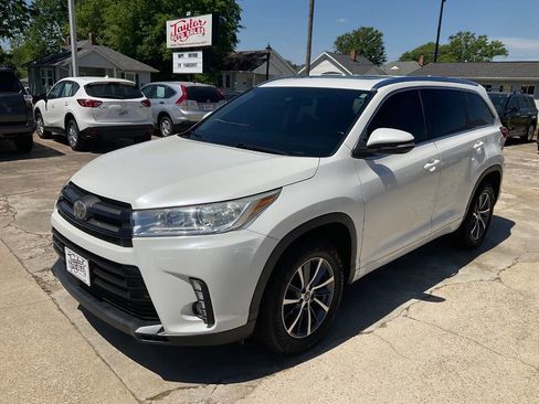 Used 2018 Toyota Highlander XLE FWD image 7
