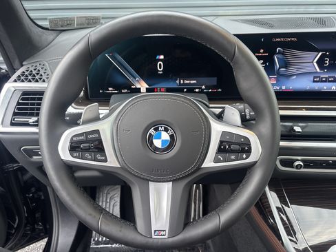 Used 2026 BMW X7 xDrive40i w/ M Sport Package AWD/4WD image 15