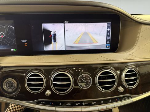Used 2020 Mercedes-Benz S 560 Sedan image 17