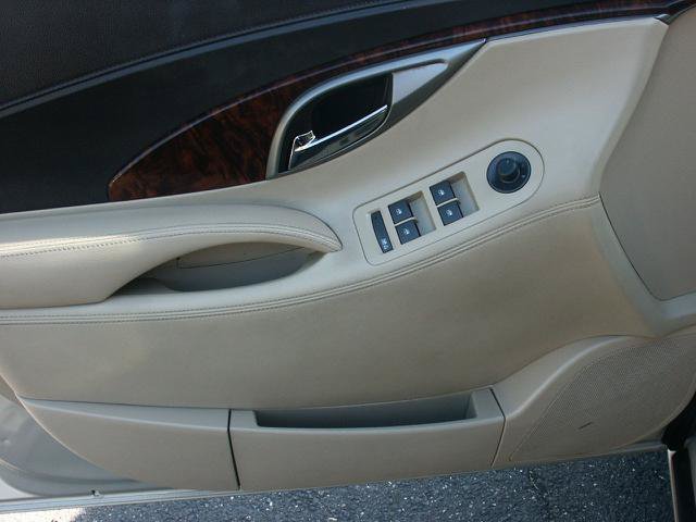 Used 2011 Buick LaCrosse CXL FWD image 13