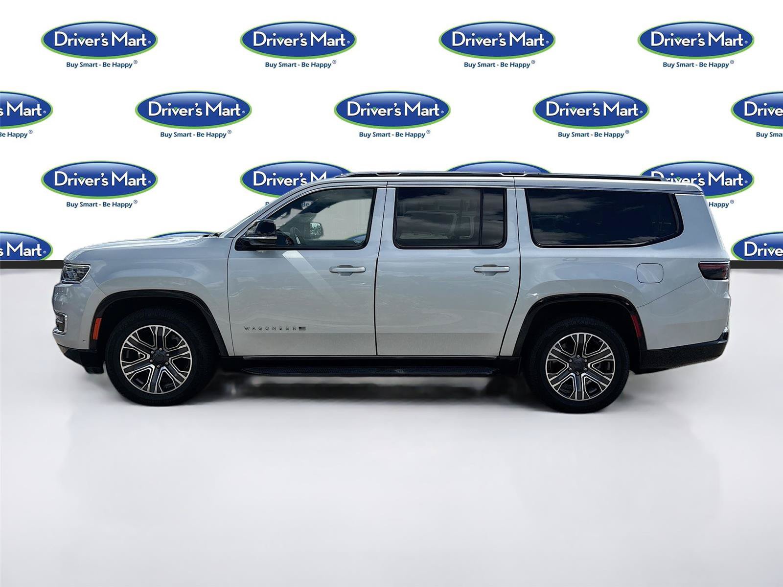 Used 2024 Jeep Wagoneer L Series II RWD image 4